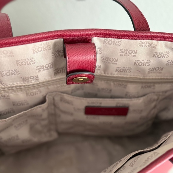 Michael Kors Women's Jet Set Travel Medium Saffiano Leather Tote - Picture 3 of 4